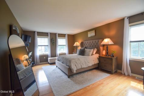 8 Mohawk Trail Queensbury NY 12804