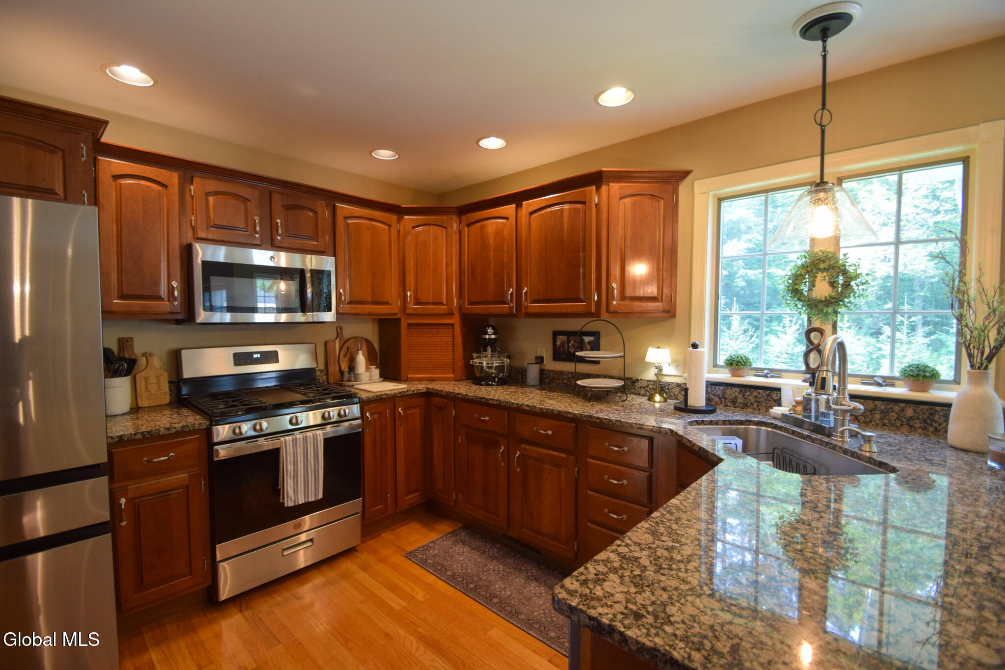 8 Mohawk Trail Queensbury NY 12804