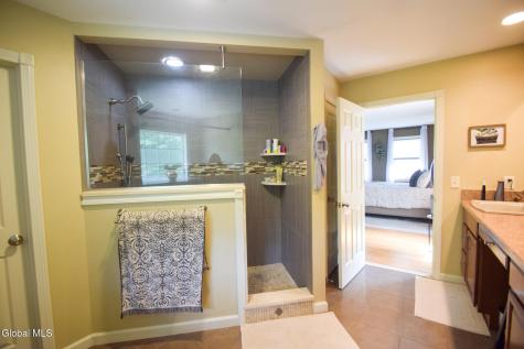 8 Mohawk Trail Queensbury NY 12804