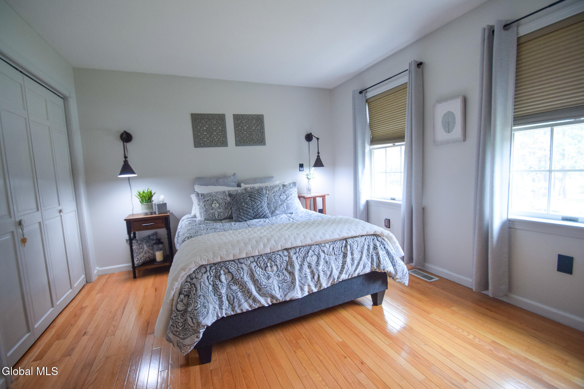 8 Mohawk Trail Queensbury NY 12804