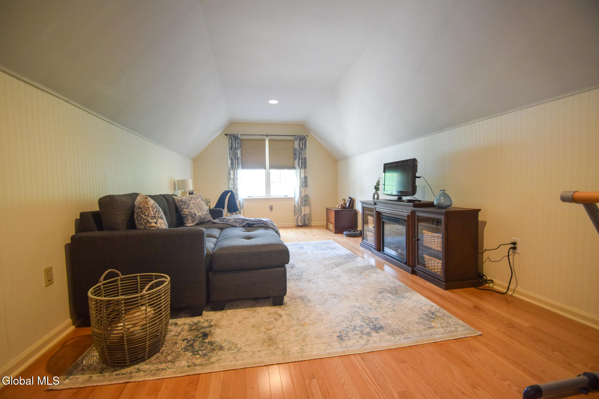 8 Mohawk Trail Queensbury NY 12804