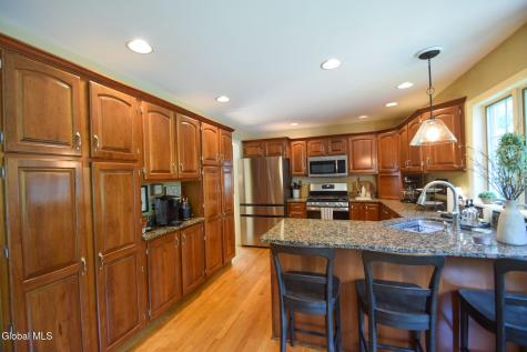 8 Mohawk Trail Queensbury NY 12804