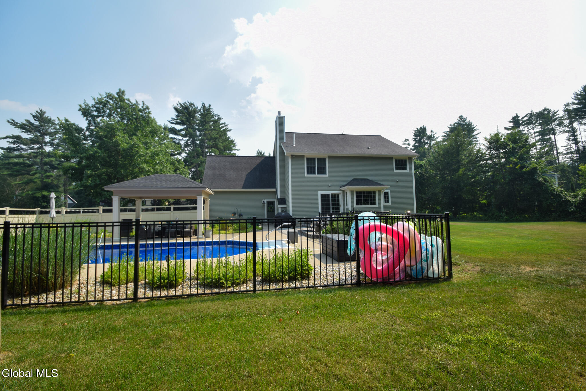 8 Mohawk Trail Queensbury NY 12804