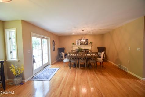 8 Mohawk Trail Queensbury NY 12804