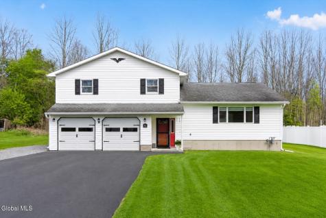 11 Dania Drive Hagaman NY 12086