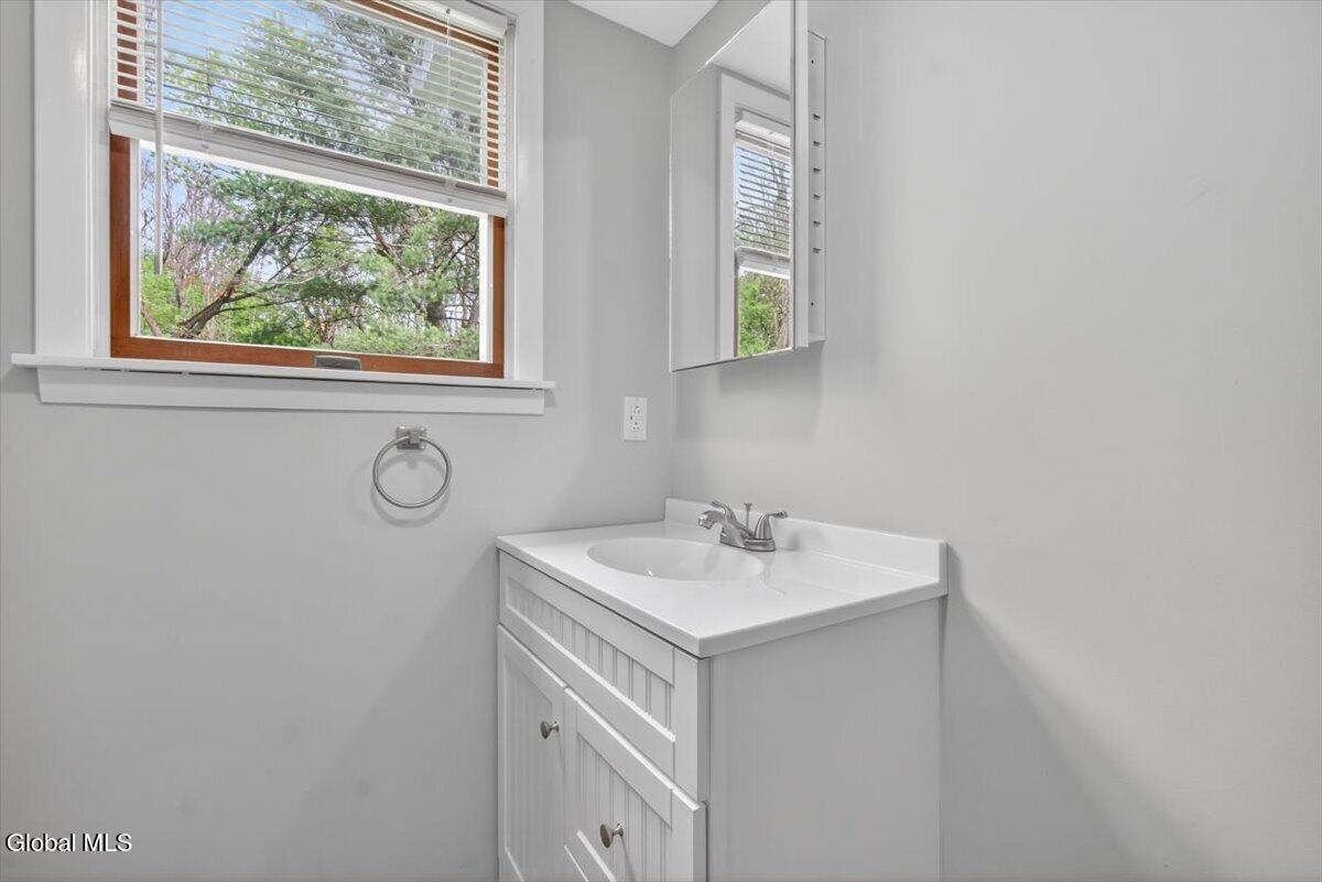 11 Dania Drive Hagaman NY 12086