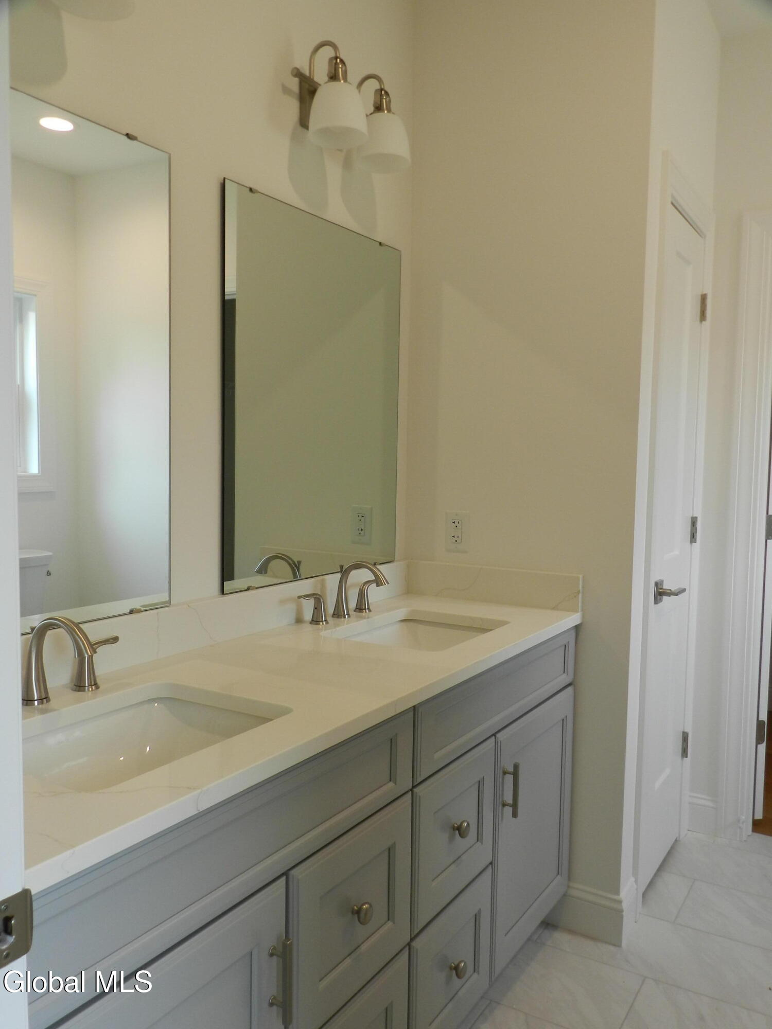 59 Dean Thomas Way Queensbury NY 12804