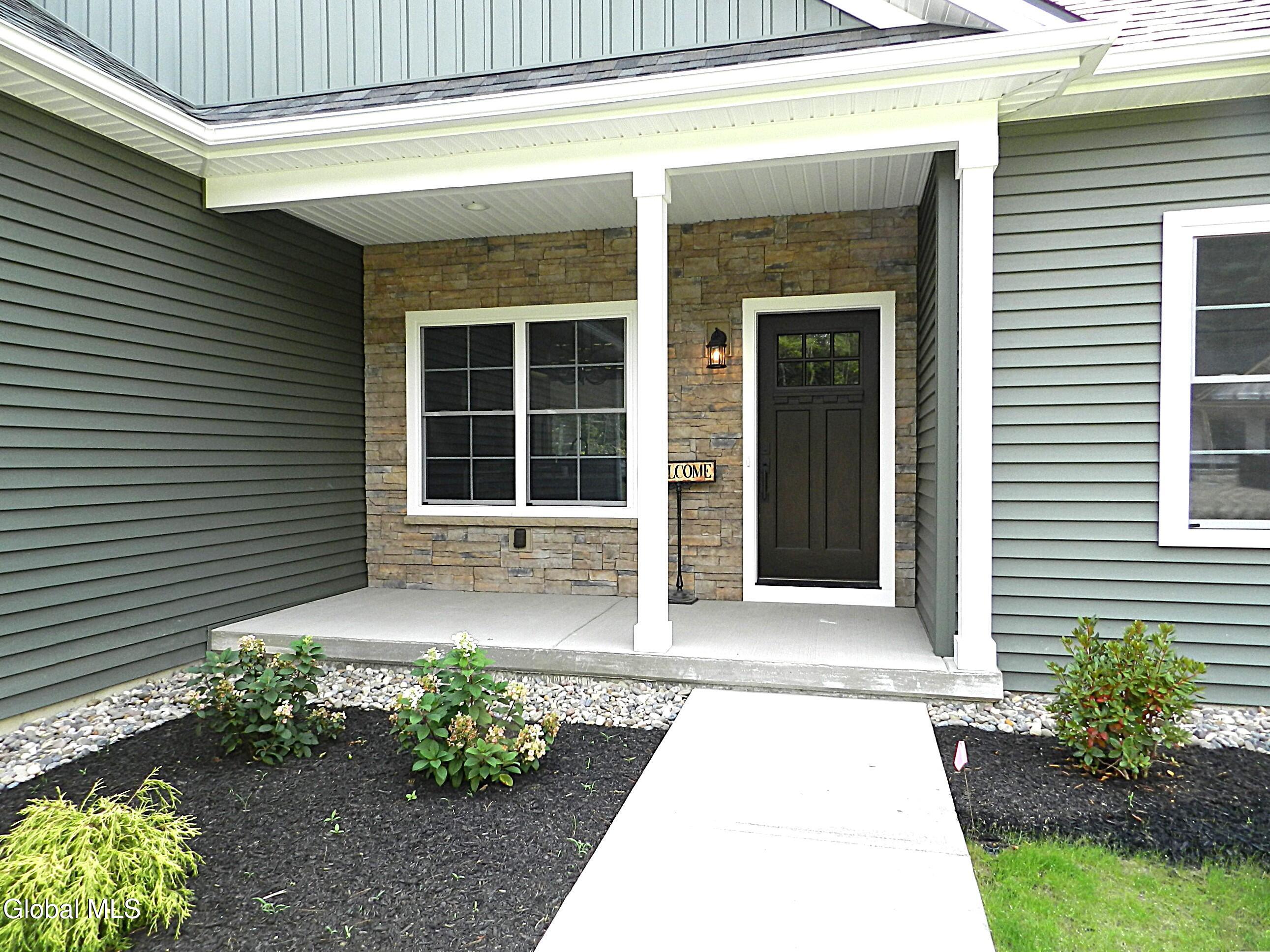 59 Dean Thomas Way Queensbury NY 12804