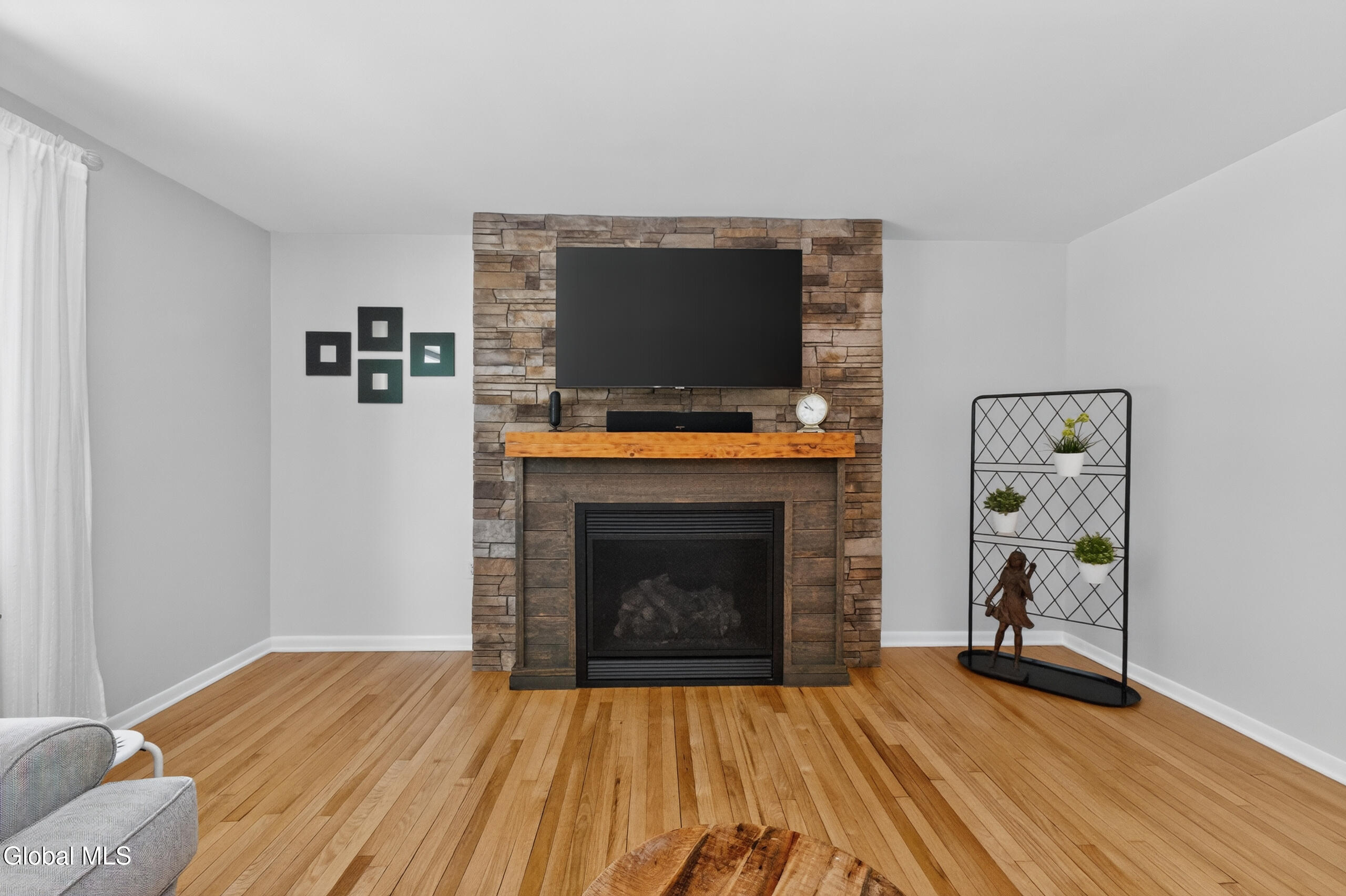 521 Russell Road Albany NY 12203