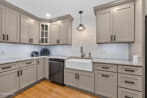 521 Russell Road Albany NY 12203