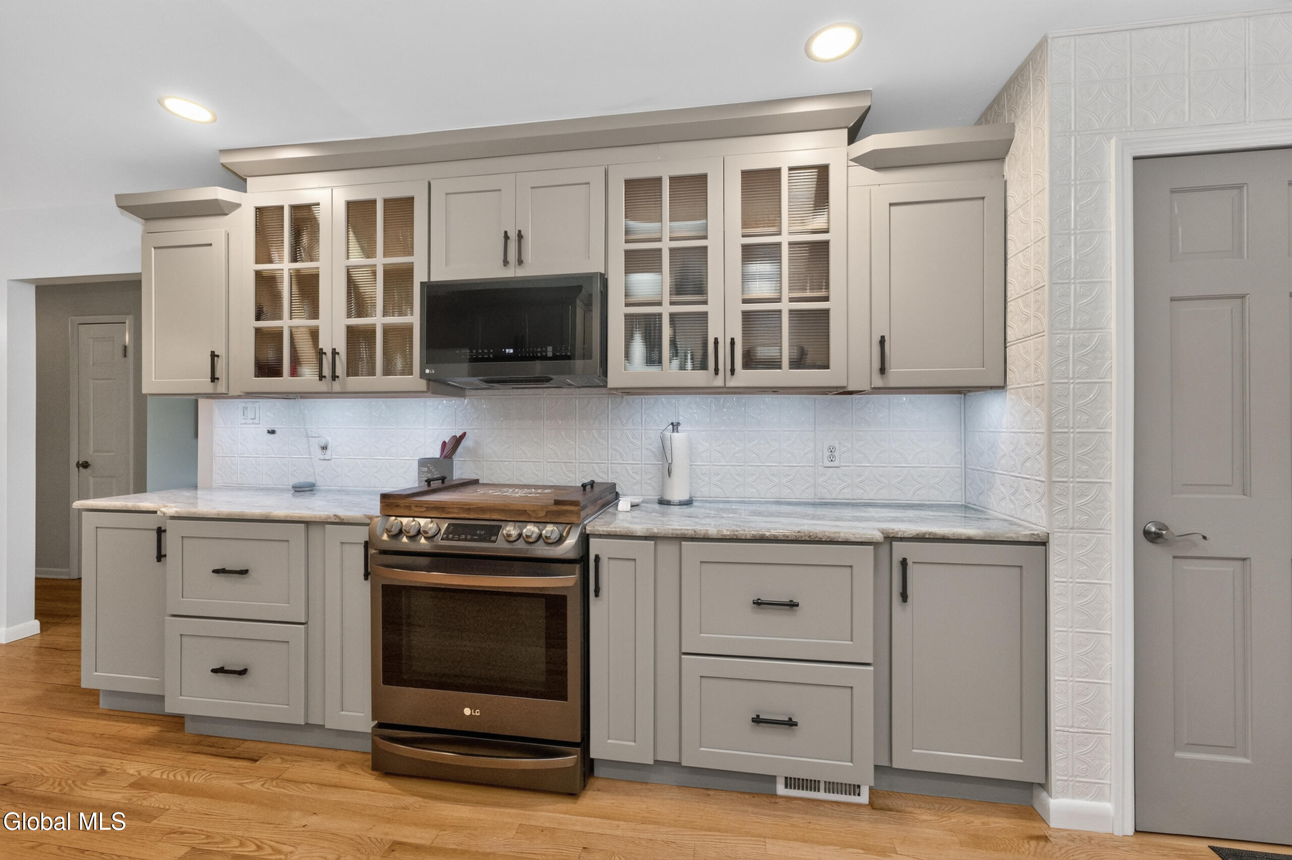 521 Russell Road Albany NY 12203