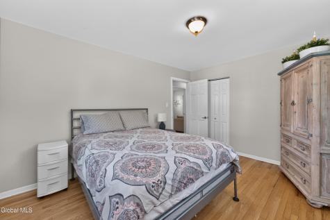 521 Russell Road Albany NY 12203