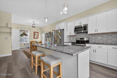 37 Ray Street Niskayuna NY 12309