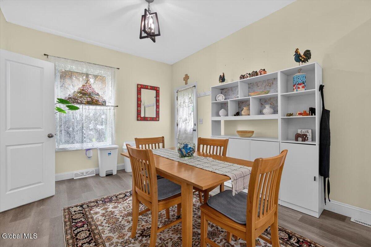 37 Ray Street Niskayuna NY 12309