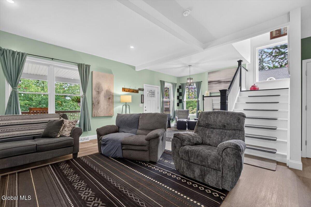 37 Ray Street Niskayuna NY 12309