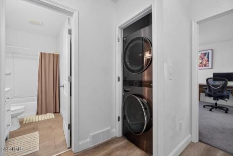 37 Ray Street Niskayuna NY 12309