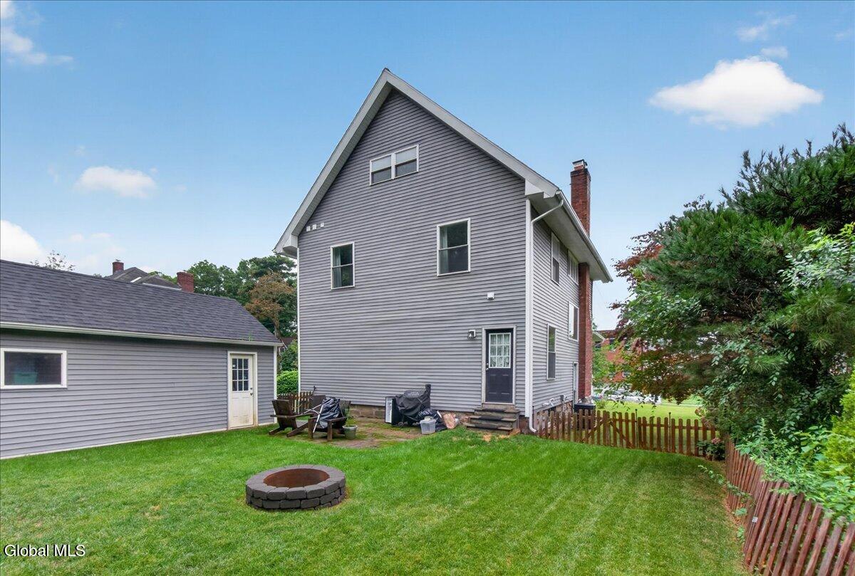 37 Ray Street Niskayuna NY 12309