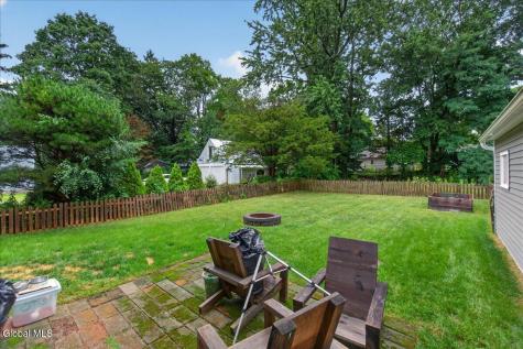 37 Ray Street Niskayuna NY 12309
