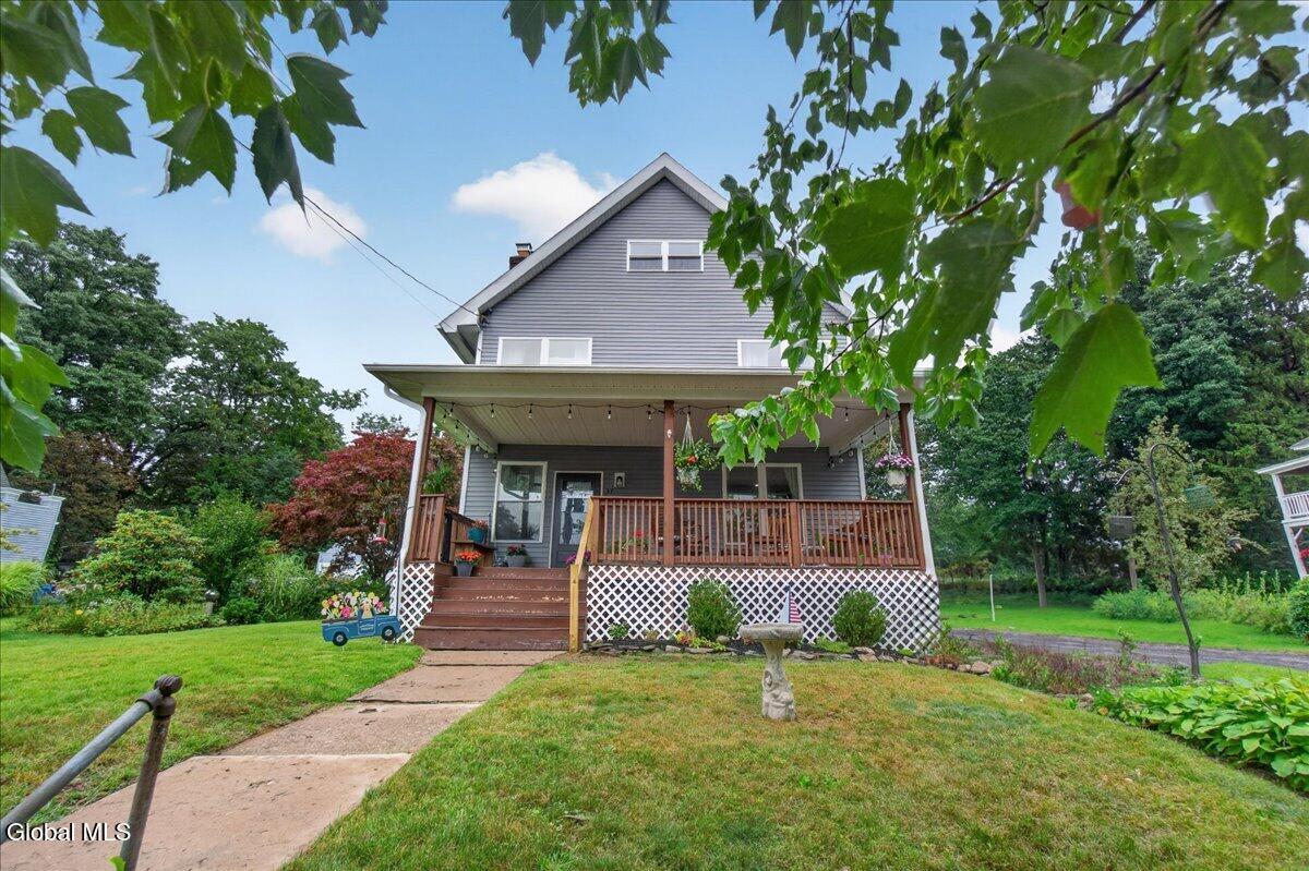 37 Ray Street Niskayuna NY 12309