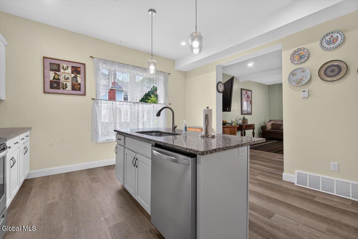 37 Ray Street Niskayuna NY 12309
