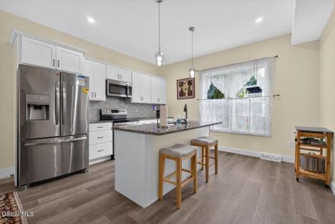 37 Ray Street Niskayuna NY 12309