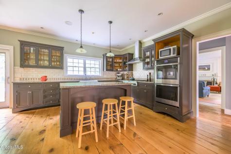 19 Presidential Drive Kinderhook NY 12106