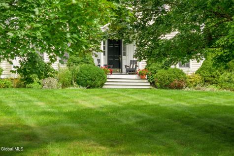 19 Presidential Drive Kinderhook NY 12106