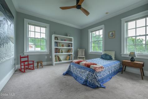 19 Presidential Drive Kinderhook NY 12106