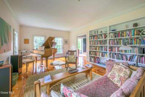 19 Presidential Drive Kinderhook NY 12106