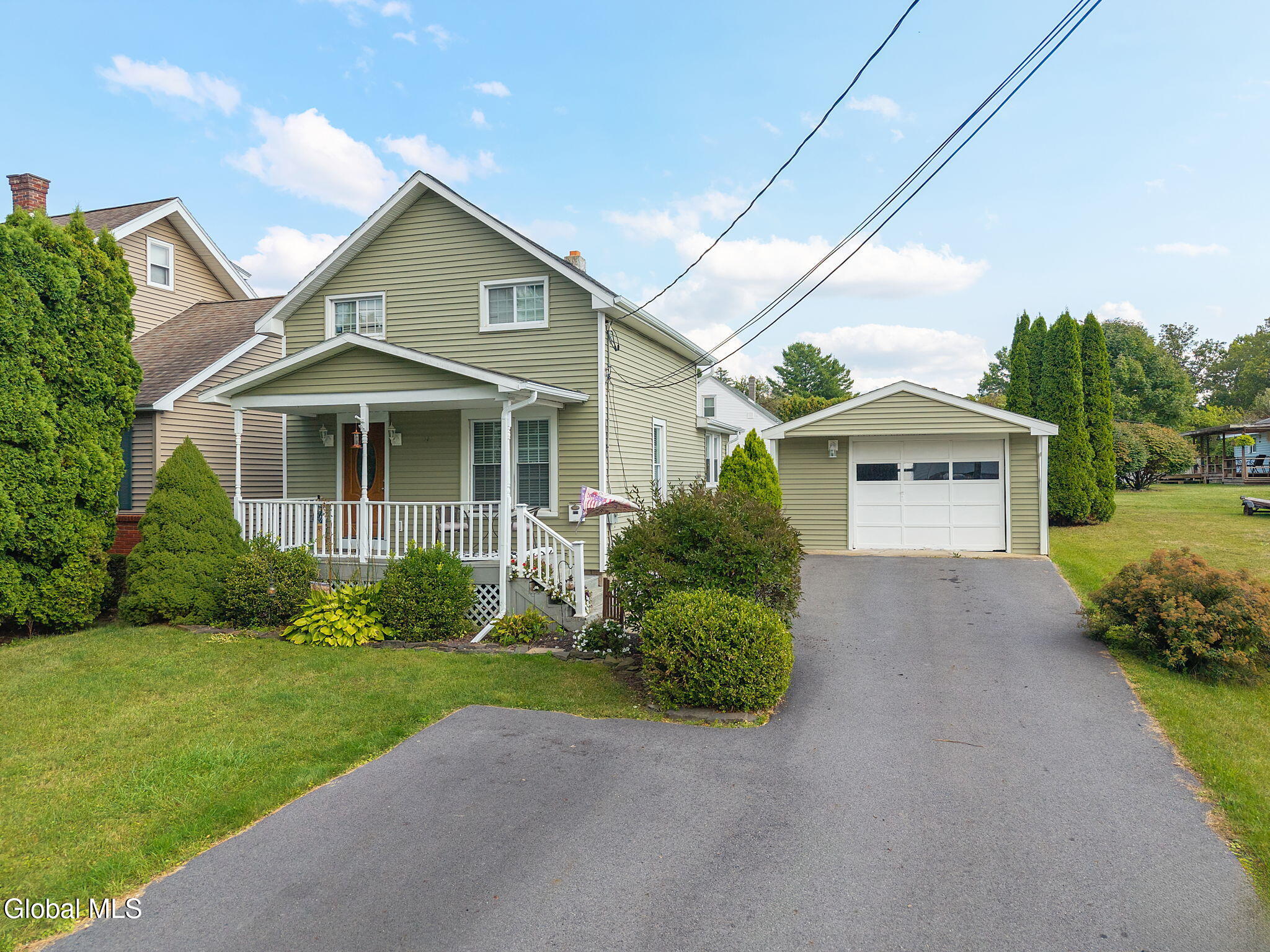 113 Chapel Place Amsterdam NY 12010