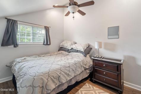 113 Chapel Place Amsterdam NY 12010