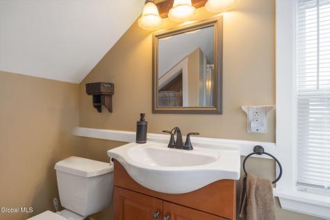 113 Chapel Place Amsterdam NY 12010