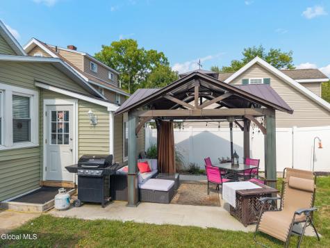 113 Chapel Place Amsterdam NY 12010