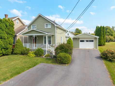 113 Chapel Place Amsterdam NY 12010