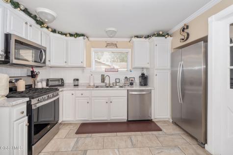 113 Chapel Place Amsterdam NY 12010