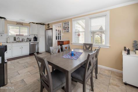 113 Chapel Place Amsterdam NY 12010