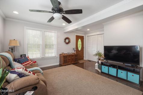 113 Chapel Place Amsterdam NY 12010