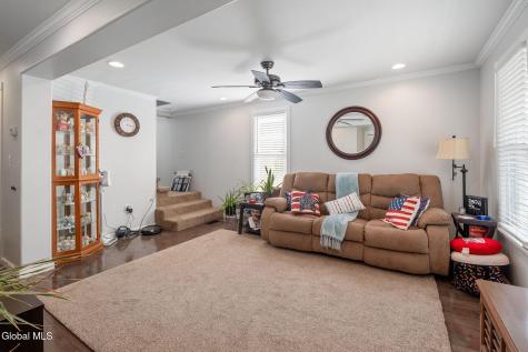 113 Chapel Place Amsterdam NY 12010