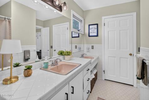 1376 Ruffner Court Niskayuna NY 12309