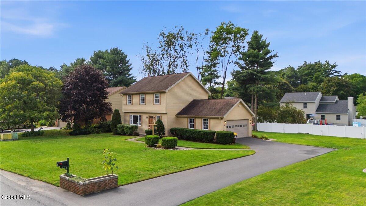 16 Oak Tree Circle Queensbury NY 12804