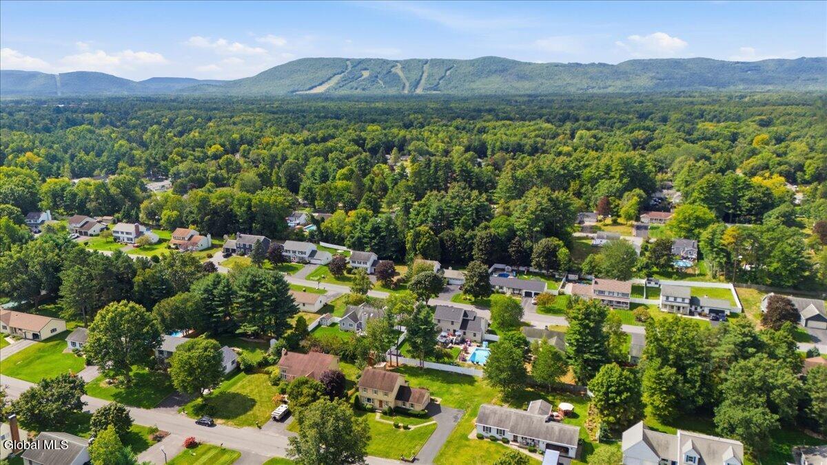 16 Oak Tree Circle Queensbury NY 12804