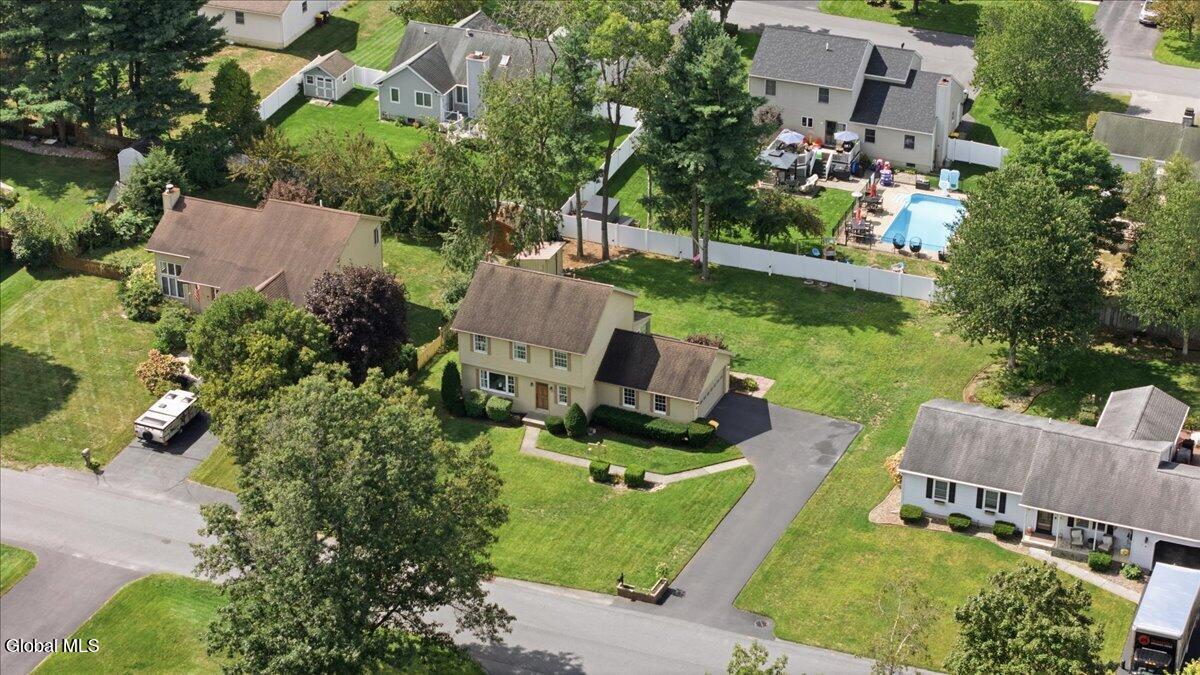 16 Oak Tree Circle Queensbury NY 12804
