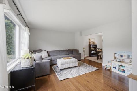 16 Oak Tree Circle Queensbury NY 12804
