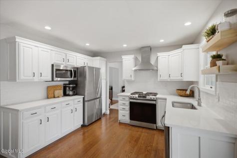 16 Oak Tree Circle Queensbury NY 12804