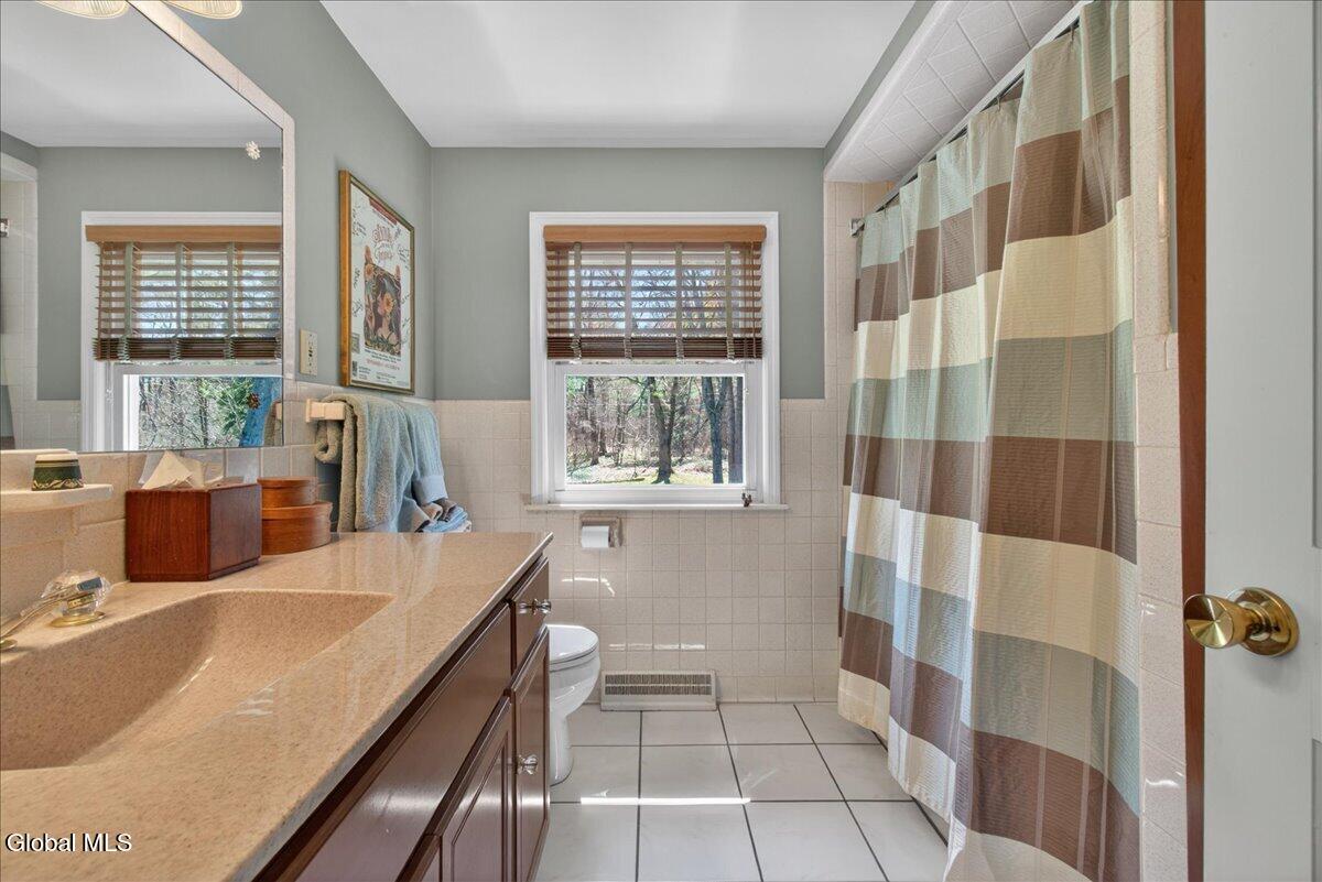 1081 Manas Drive Schenectady NY 12303