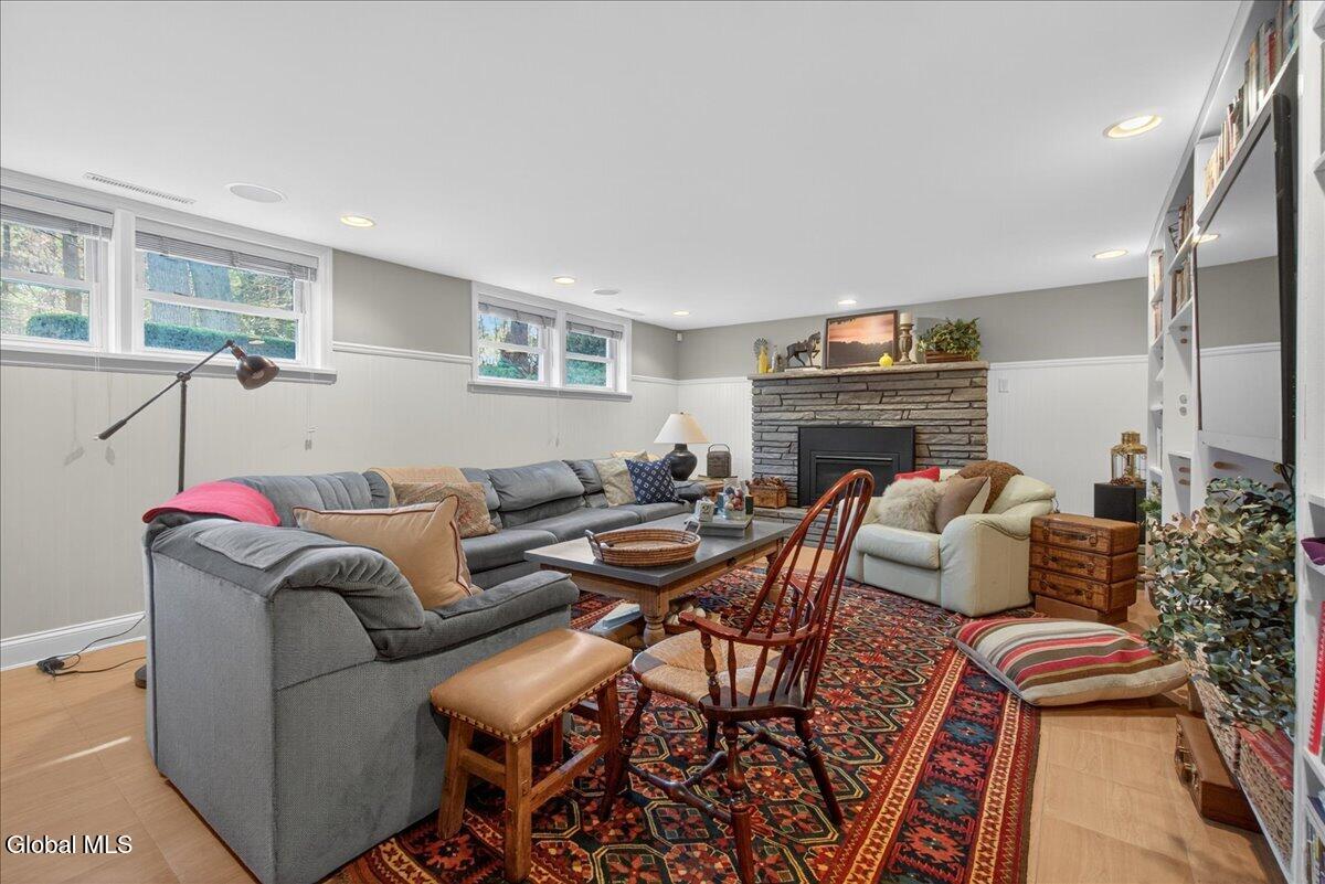 1081 Manas Drive Schenectady NY 12303