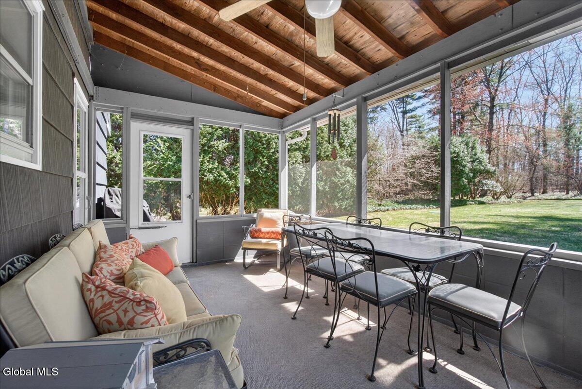 1081 Manas Drive Schenectady NY 12303