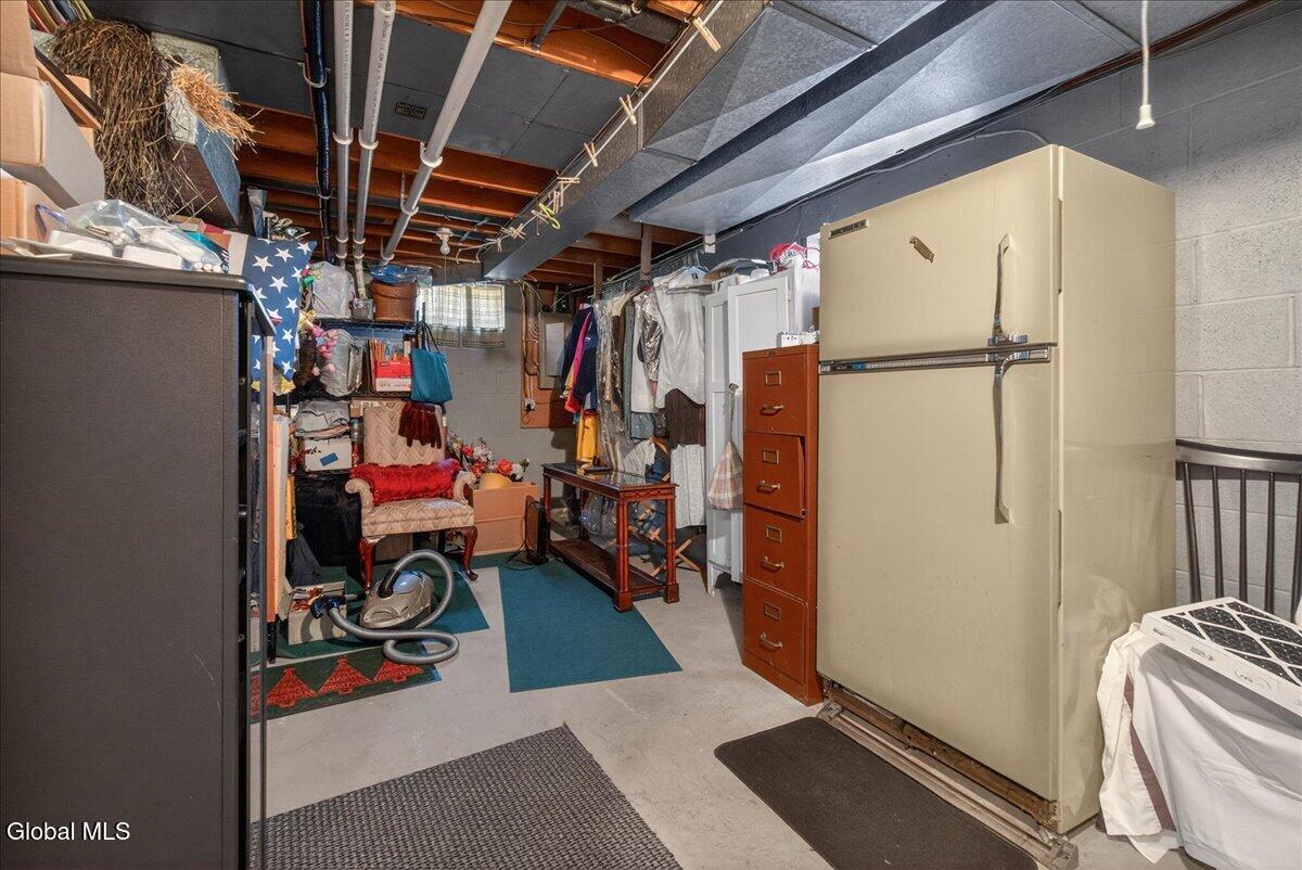 1081 Manas Drive Schenectady NY 12303