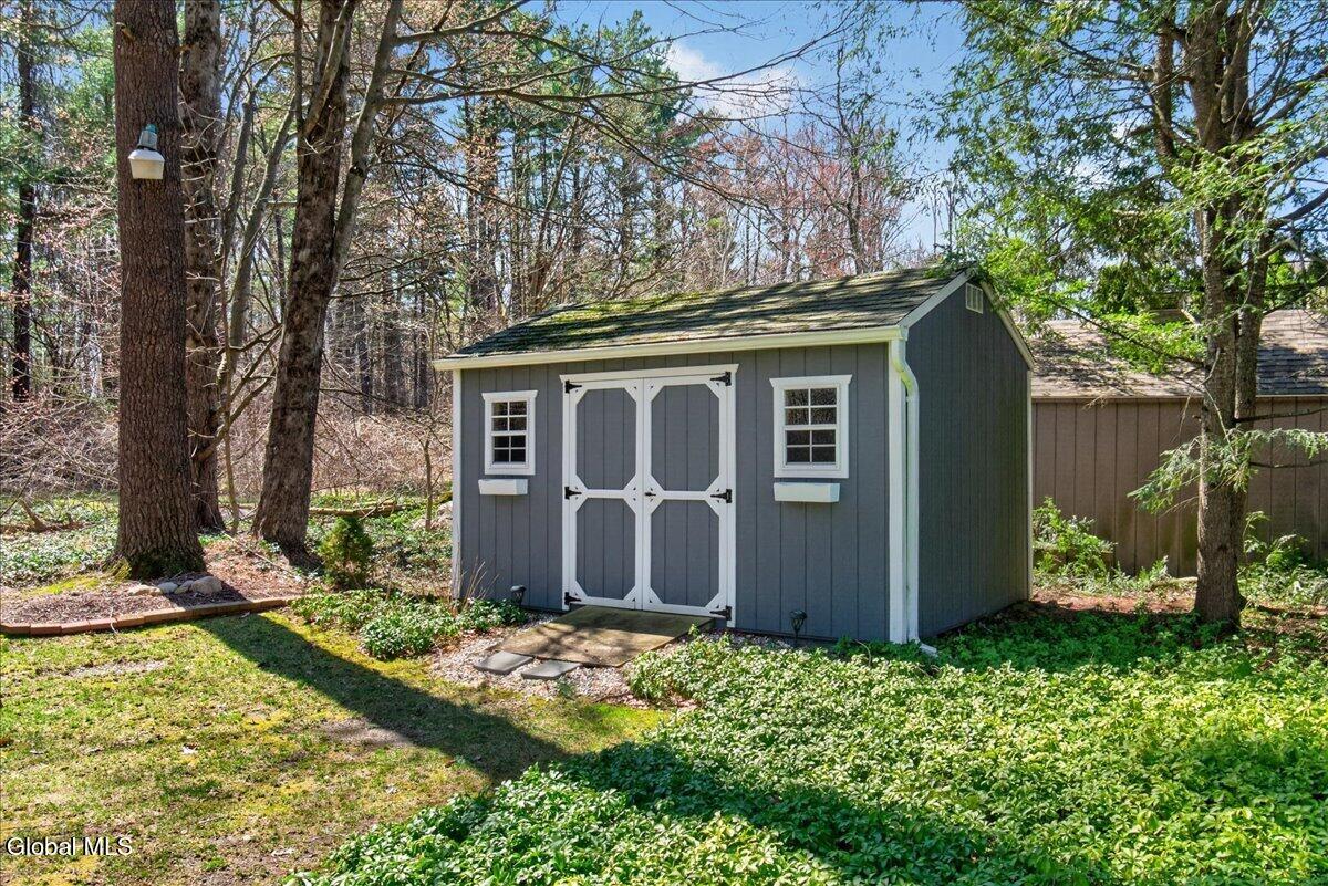 1081 Manas Drive Schenectady NY 12303