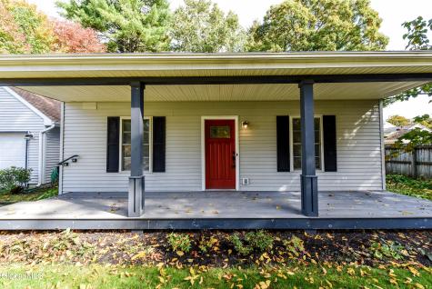 30 Buff Road Saratoga Springs NY 12866